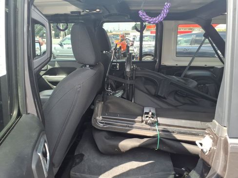 Used 2023 Jeep Wrangler Unlimited Sport AWD/4WD image 10