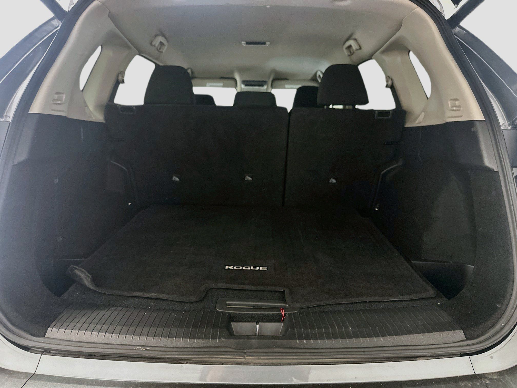 Used 2025 Nissan Rogue SV AWD/4WD image 29