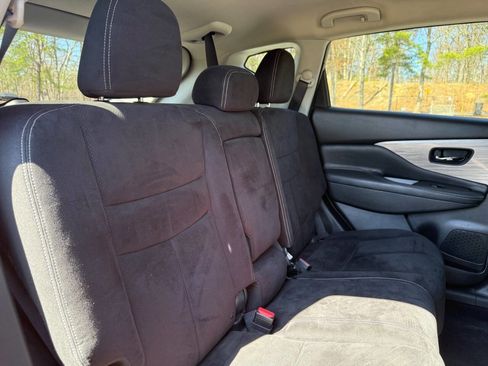 Used 2017 Nissan Murano SV image 18