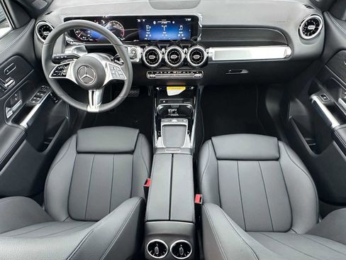 Used 2026 Mercedes-Benz GLB 250 4MATIC image 19