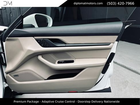 Used 2022 Porsche Taycan 4 Cross Turismo AWD/4WD image 26