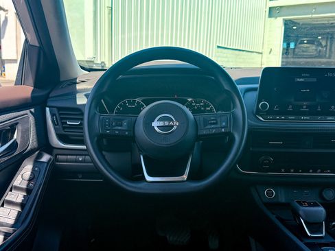 Used 2023 Nissan Rogue SV AWD/4WD image 25