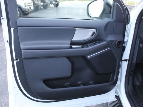 New 2025 Ford Expedition Active image 21