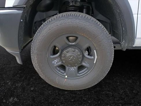 New 2026 RAM 3500 Tradesman AWD/4WD image 31