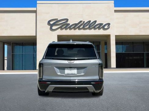 New 2026 Cadillac Vistiq Sport image 7