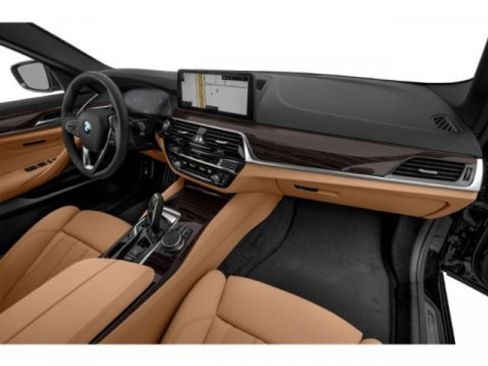 Used 2021 BMW 530i xDrive 530i xDrive w/ M Sport Package image 18
