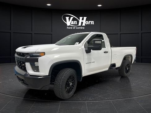Used 2021 Chevrolet Silverado 2500 W/T w/ WT Convenience Package AWD/4WD image 3
