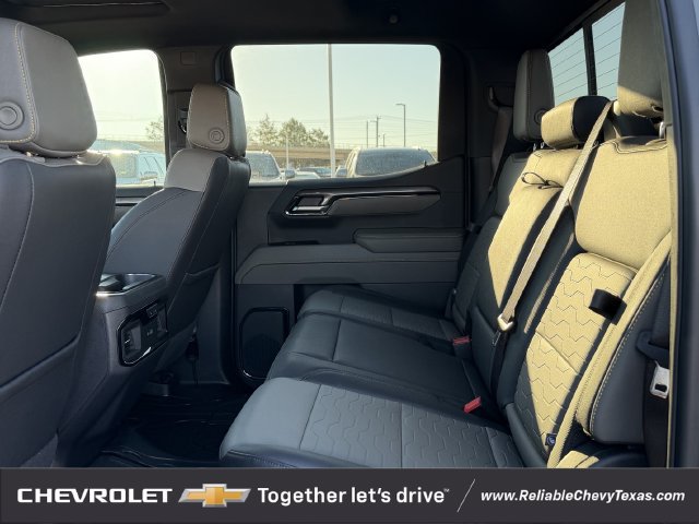 Used 2025 Chevrolet Silverado 1500 ZR2 w/ Technology Package AWD/4WD image 35