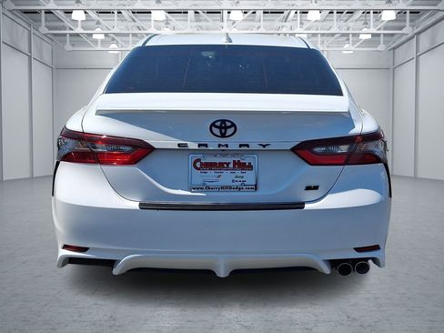 Used 2024 Toyota Camry SE w/ Convenience Package FWD image 4