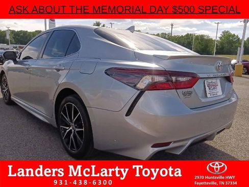 Used 2023 Toyota Camry SE FWD image 5
