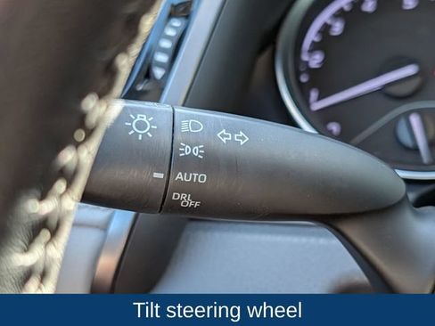 Used 2018 Toyota Camry SE w/ Moonroof Package FWD image 23