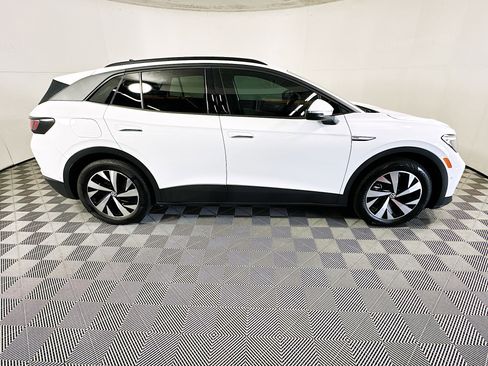 Used 2023 Volkswagen ID.4 Pro image 2