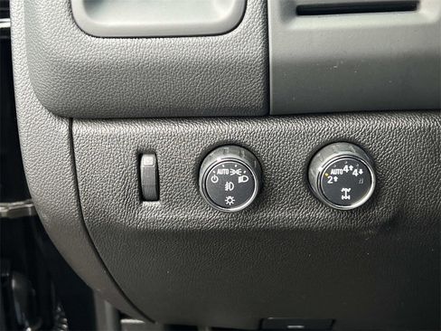 Used 2020 Chevrolet Colorado LT w/ Colorado RST Special Edition image 25