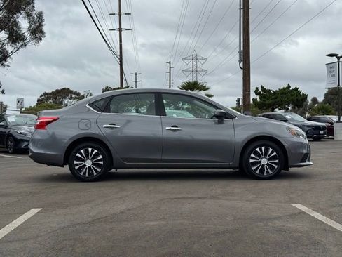 Used 2016 Nissan Sentra SV FWD image 31