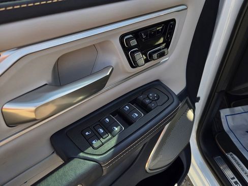 Used 2025 RAM 1500 Tungsten AWD/4WD image 12