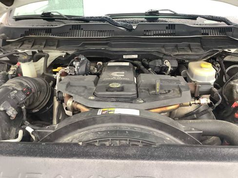 Used 2018 RAM 3500 SLT image 9