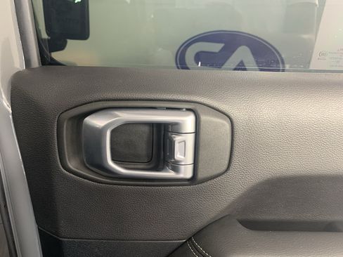 Used 2021 Jeep Wrangler Unlimited Sahara AWD/4WD image 38