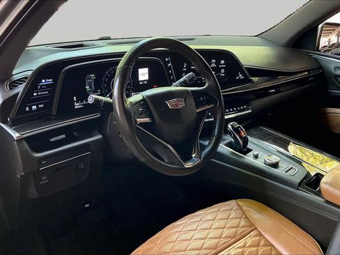 Used 2021 Cadillac Escalade Premium Luxury w/ LPO, Illumination Package RWD image 17