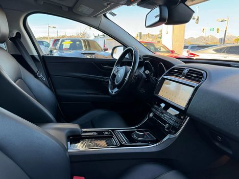 Used 2019 Jaguar XE Premium RWD image 20