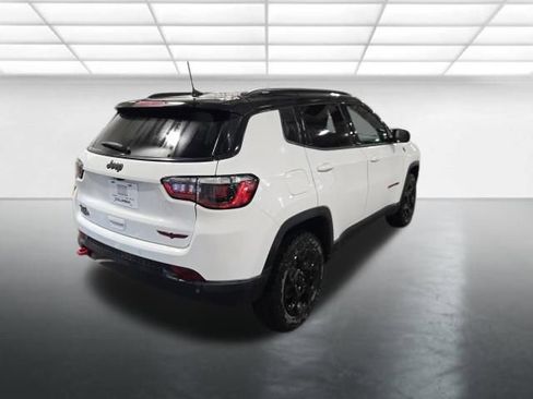 Used 2023 Jeep Compass Trailhawk w/ Trailhawk Convenience Group AWD/4WD image 4
