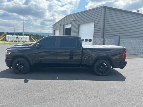 Used 2025 RAM 1500 Limited AWD/4WD image 2