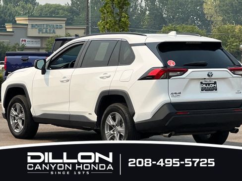 Used 2022 Toyota RAV4 LE AWD/4WD image 8