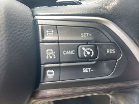 Used 2022 Jeep Grand Cherokee Limited AWD/4WD image 23