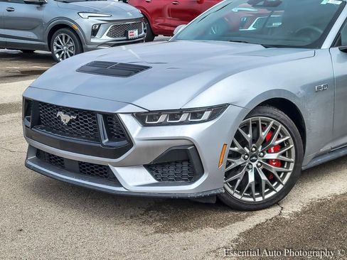 Used 2024 Ford Mustang GT Premium image 3