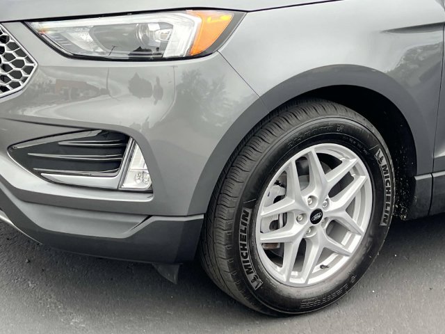 Certified 2024 Ford Edge SEL w/ Convenience Package AWD/4WD image 8