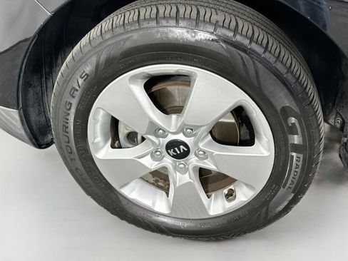 Used 2019 Kia Soul FWD image 28
