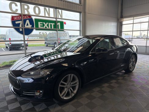 Used 2014 Tesla Model S P85 image 3