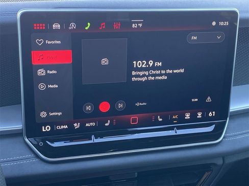 New 2026 Volkswagen Tiguan SE R-Line image 21