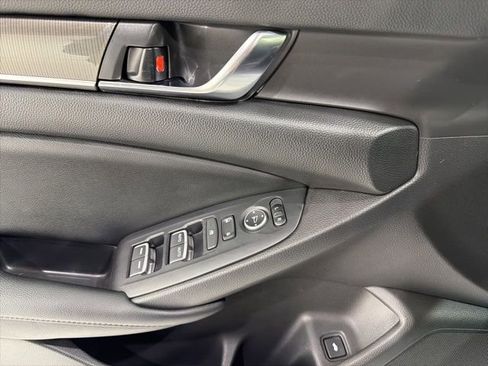 Used 2022 Honda Accord Sport image 11