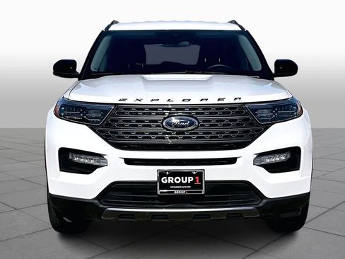 Used 2023 Ford Explorer XLT w/ Equipment Group 202A image 4
