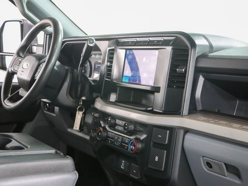Used 2023 Ford F550 4x4 Regular Cab Super Duty image 25