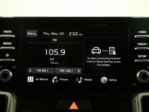 Used 2023 Kia Sorento LX image 17