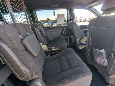 Used 2019 Dodge Grand Caravan SE image 31