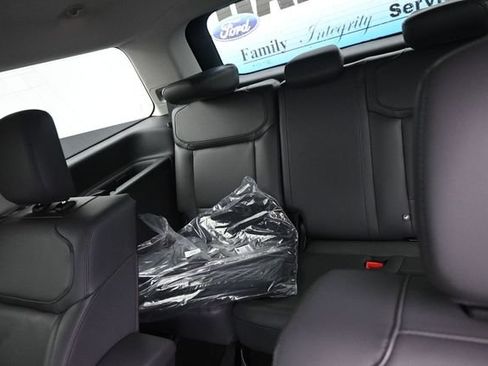 New 2026 Ford Expedition Active RWD image 11