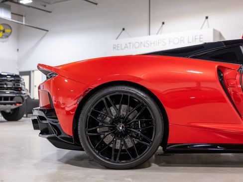 Used 2023 McLaren GT image 24