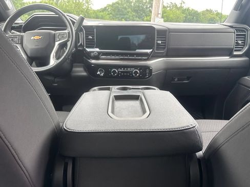 Used 2023 Chevrolet Silverado 1500 LT AWD/4WD image 10