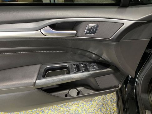 Used 2016 Ford Fusion Titanium FWD image 8