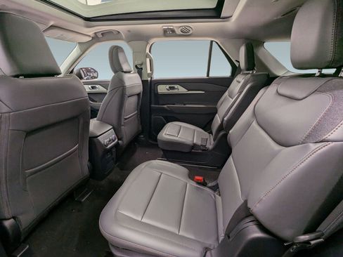 New 2026 Ford Explorer Active w/ Active Comfort Package image 21