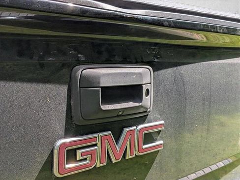 Used 2017 GMC Sierra 1500 4x4 Double Cab w/ Sierra Convenience Package image 12