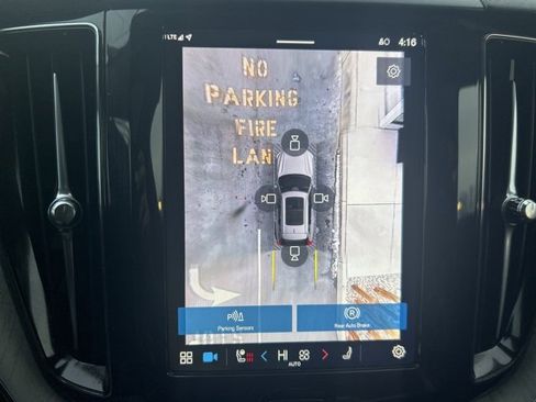 Certified 2025 Volvo XC60 B5 Plus image 24