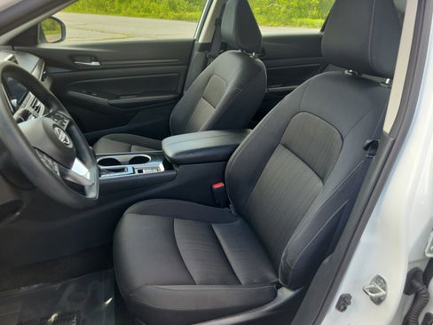 Used 2024 Nissan Altima 2.5 SV AWD/4WD image 13