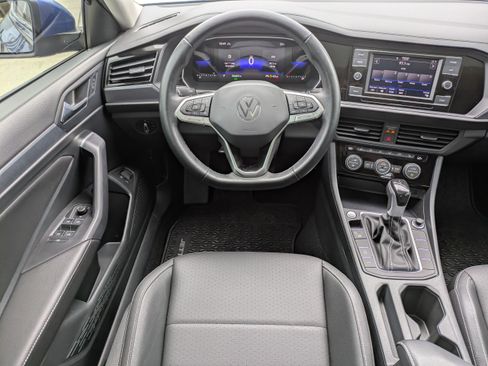 Certified 2023 Volkswagen Jetta SE image 15