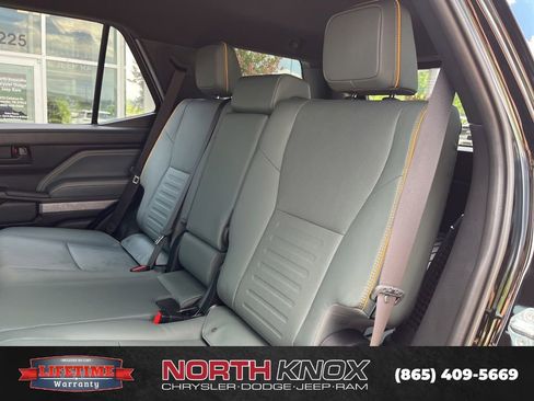 Used 2025 Toyota 4Runner Trailhunter AWD/4WD image 15