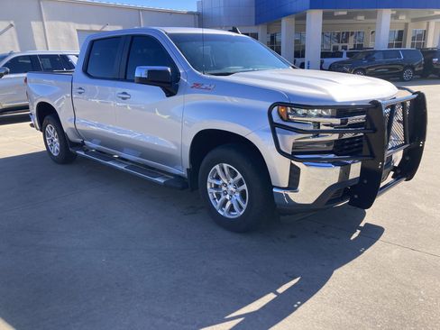 Used 2019 Chevrolet Silverado 1500 LT w/ All-Star Edition image 3
