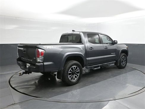 Used 2020 Toyota Tacoma TRD Sport image 11