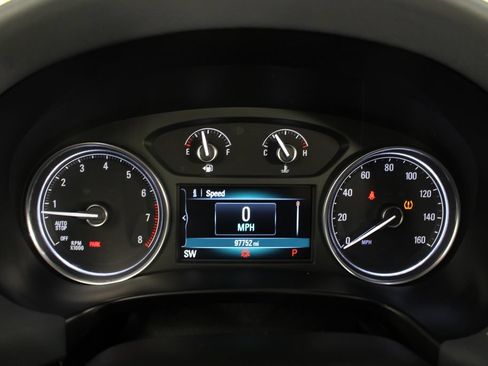 Used 2019 Buick Enclave Essence FWD image 11